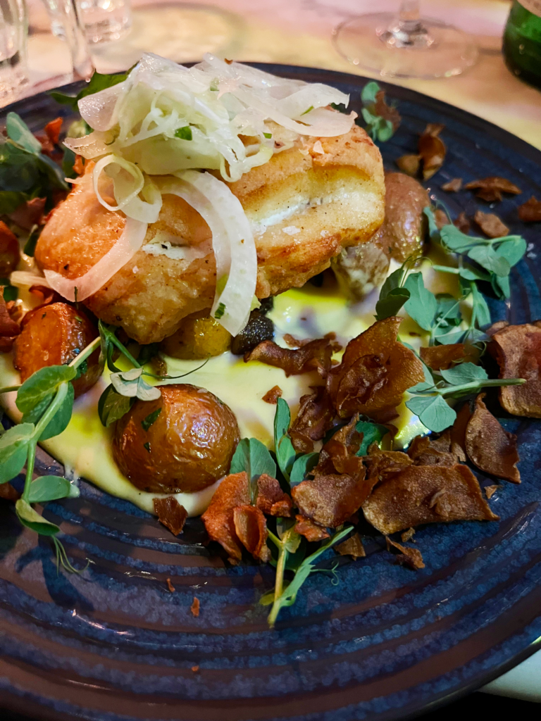 Pighvar og hollandaise på klassisk 65 bistro i aarhus