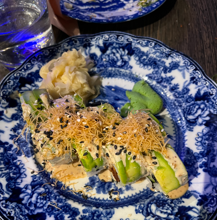 Crunchy avocado fra sushi studio